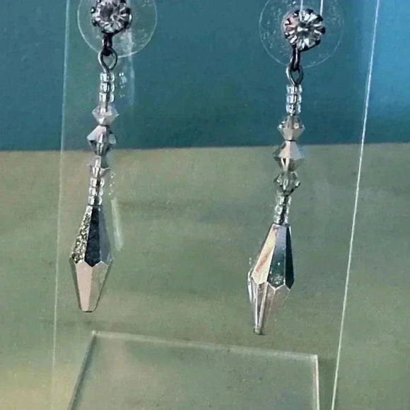 Art Deco Silver Crystal Rhinestone Drop Earrings - Picture 3 of 3